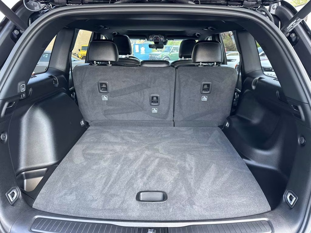 2026 Diamond Black Crystal Pearlcoat Jeep Grand Cherokee Laredo 4X4 SUV