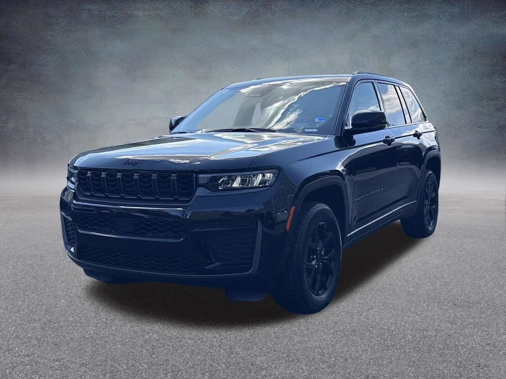 2026 Diamond Black Crystal Pearlcoat Jeep Grand Cherokee Laredo 4X4 SUV