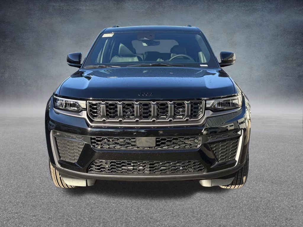 2026 Diamond Black Crystal Pearlcoat Jeep Grand Cherokee Laredo 4X4 SUV