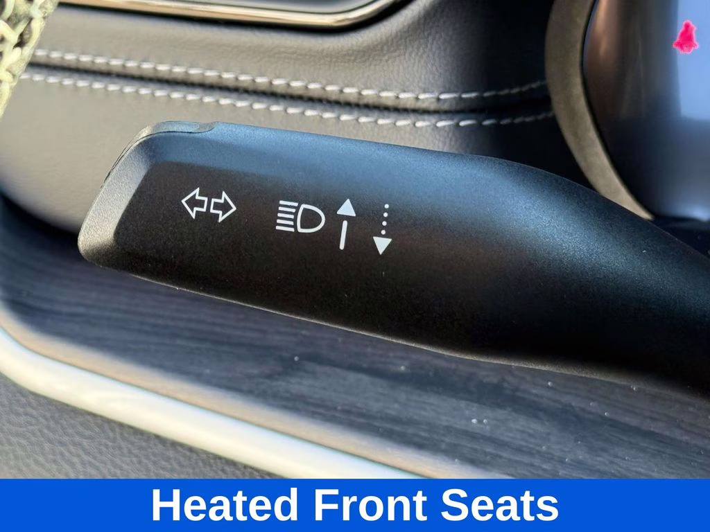 2026 Diamond Black Crystal Pearlcoat Jeep Grand Cherokee Laredo 4X4 SUV