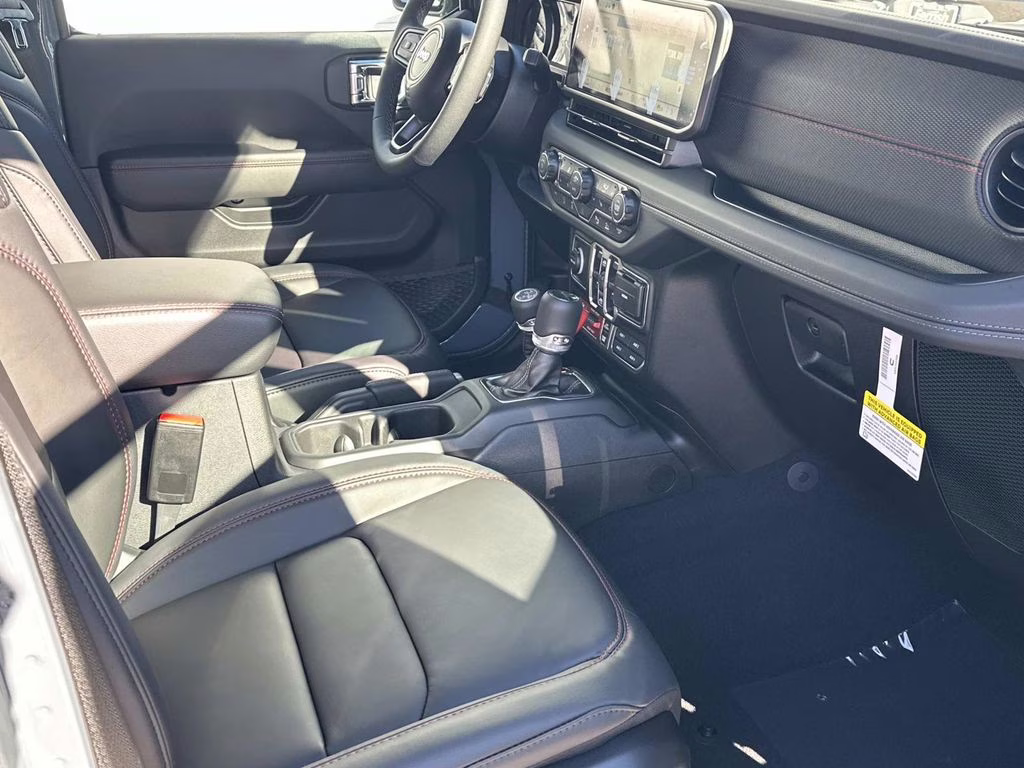 2026 Anvil Clearcoat Jeep Gladiator Rubicon 4X4 Truck