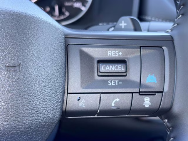 2026 Everest White Pearl Tricoat Nissan Rogue SV FWD SUV