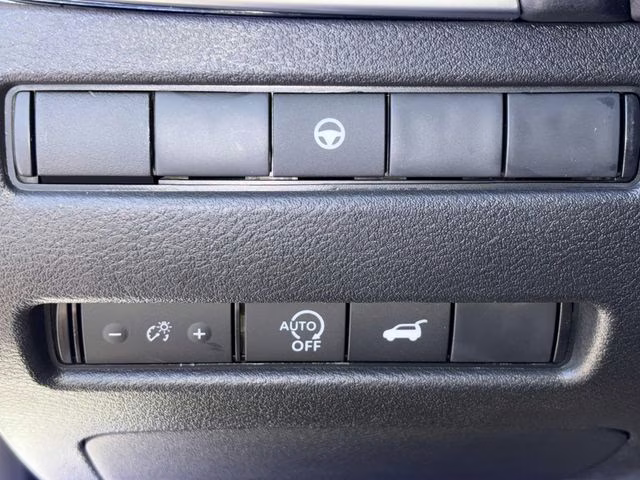 2026 Everest White Pearl Tricoat Nissan Rogue SV FWD SUV