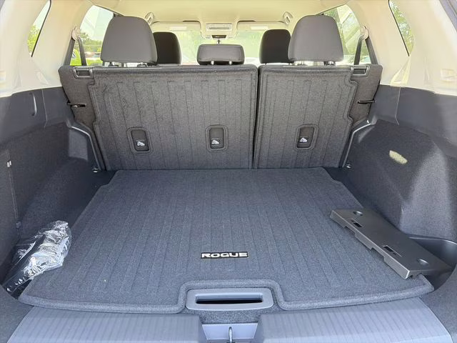 2026 Everest White Pearl Tricoat Nissan Rogue SV FWD SUV