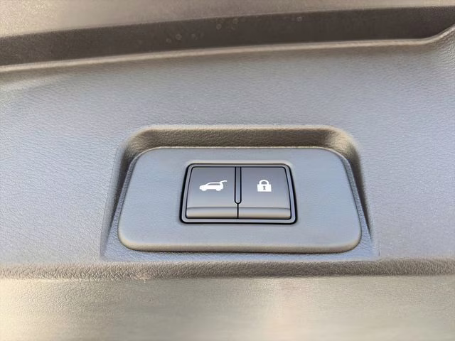 2026 Everest White Pearl Tricoat Nissan Rogue SV FWD SUV