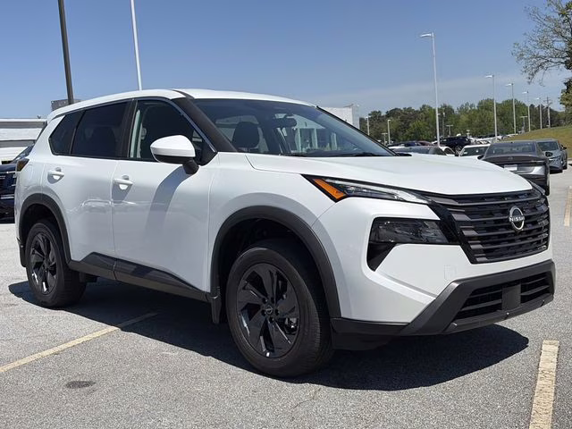 2026 Everest White Pearl Tricoat Nissan Rogue SV FWD SUV