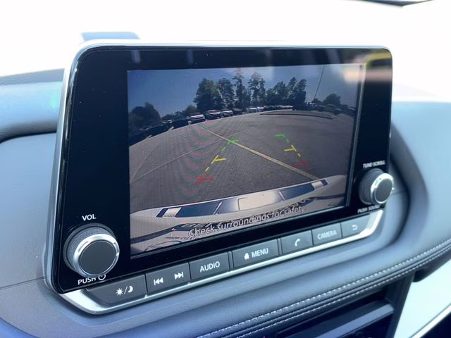 2026 Everest White Pearl Tricoat Nissan Rogue SV FWD SUV