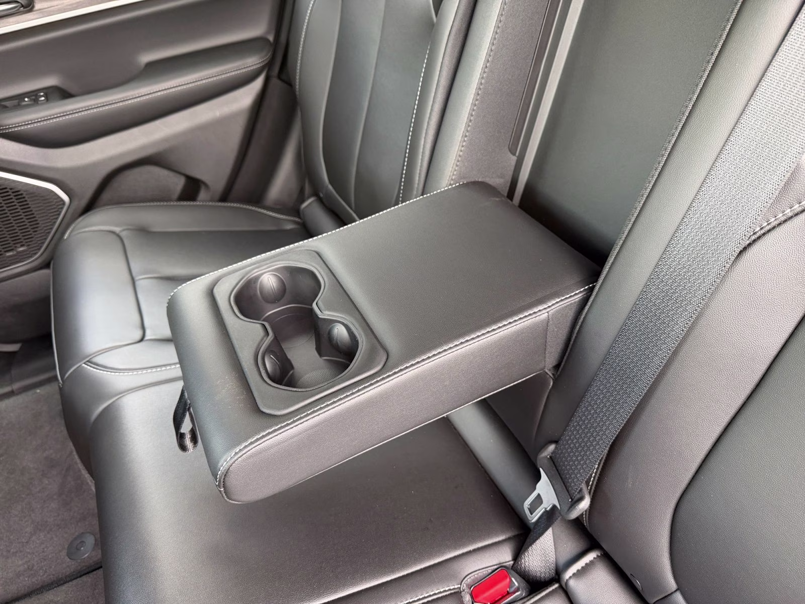 2026 Baltic Gray Metallic Clearcoat Jeep Grand Cherokee Limited 4X4 SUV