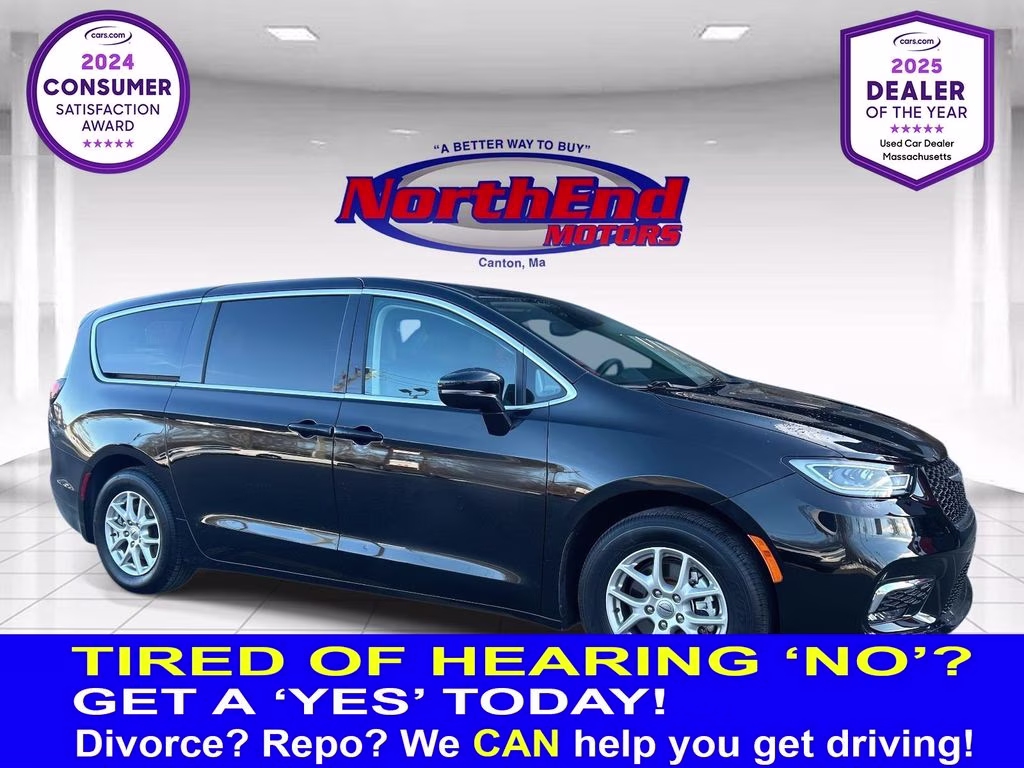 2024 Diamond Black Crystal Pearlcoat Chrysler Pacifica Touring L FWD Van