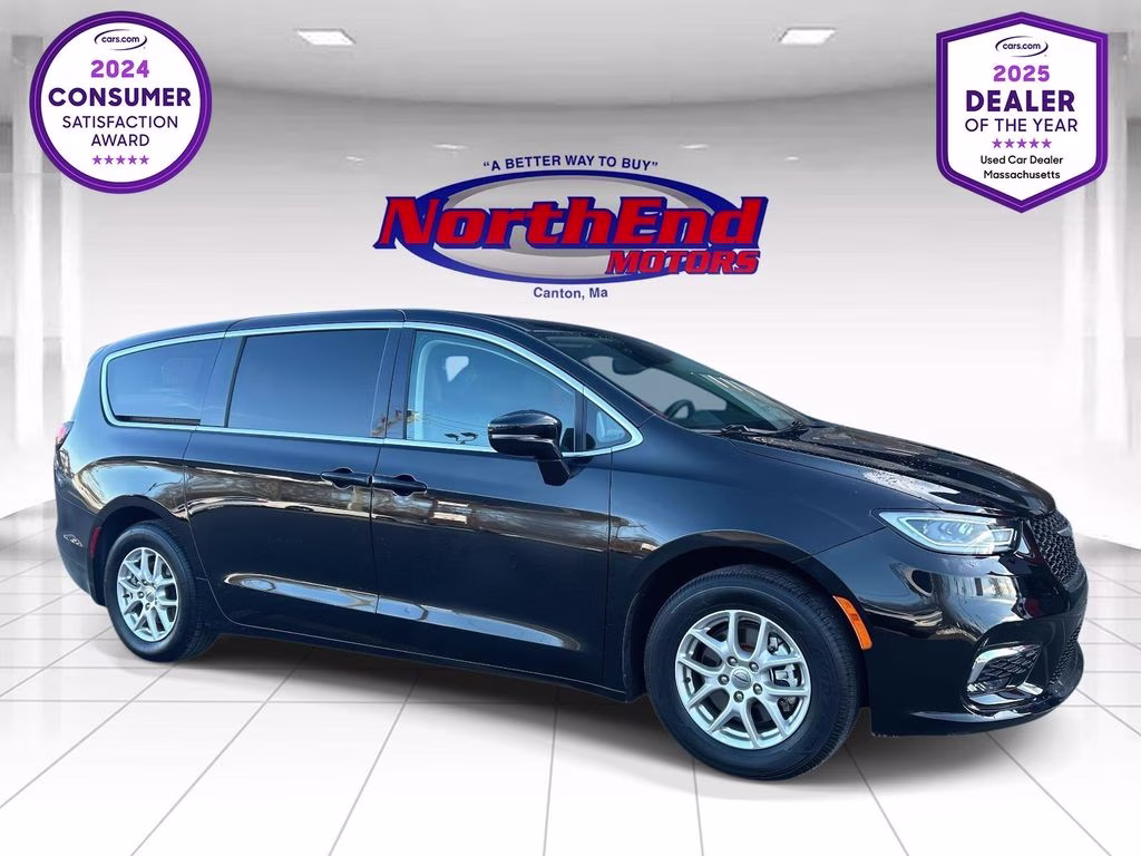 2024 Diamond Black Crystal Pearlcoat Chrysler Pacifica Touring L FWD Van
