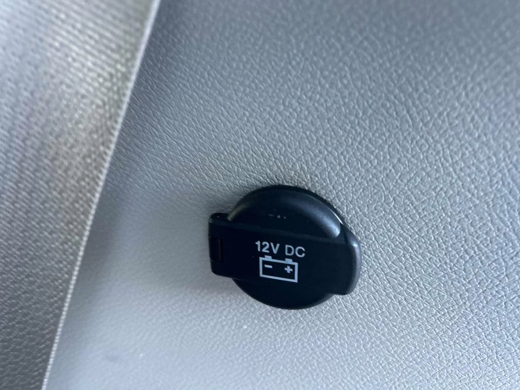 2024 Diamond Black Crystal Pearlcoat Chrysler Pacifica Touring L FWD Van