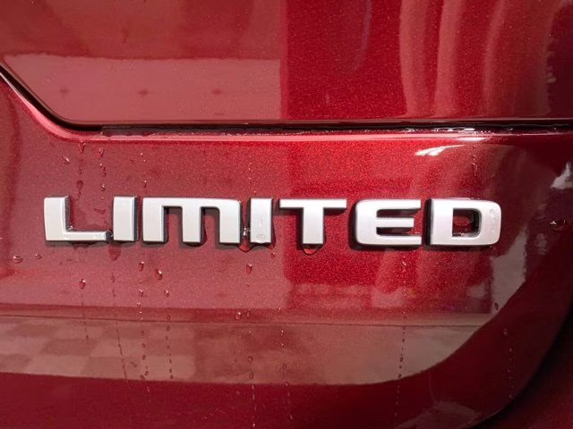 2026 Velvet Red Pearlcoat Jeep Grand Cherokee Limited 4X4 SUV