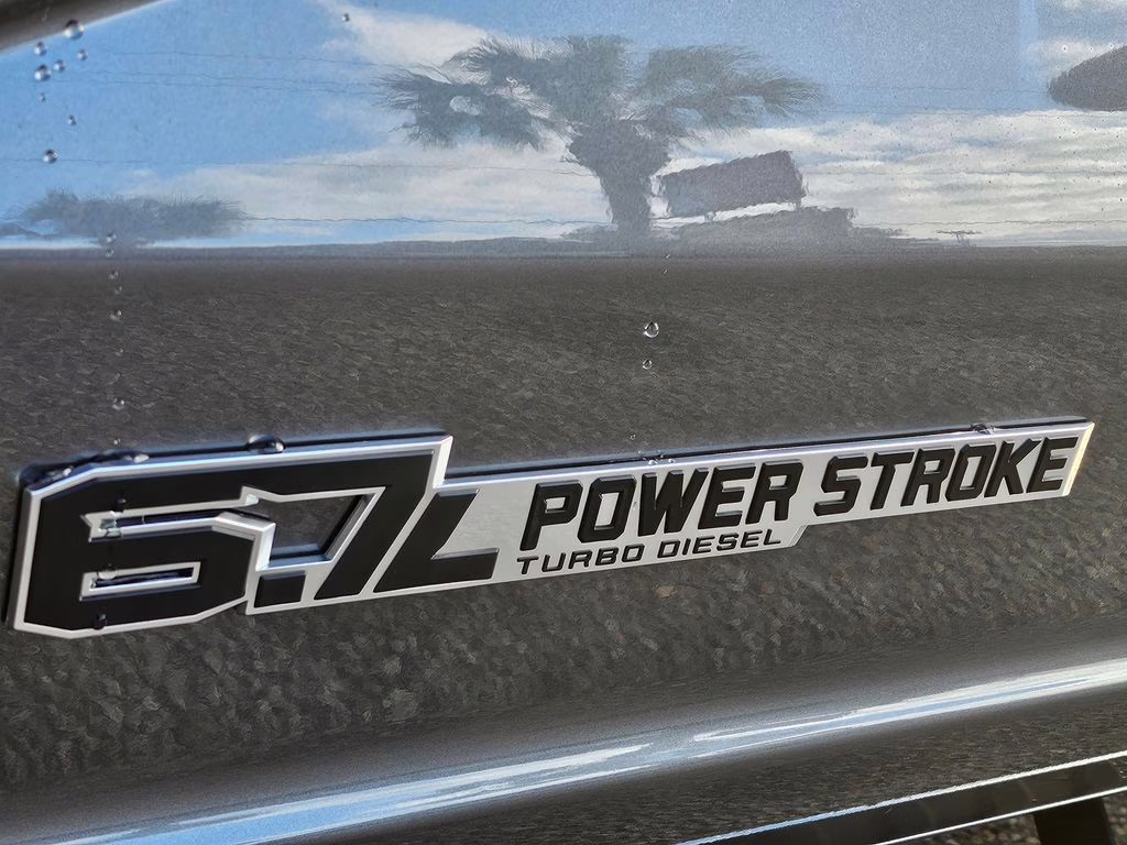 2025 Carbonized Gray Metallic Ford Super Duty F-350 SRW Lariat 4X4 Truck