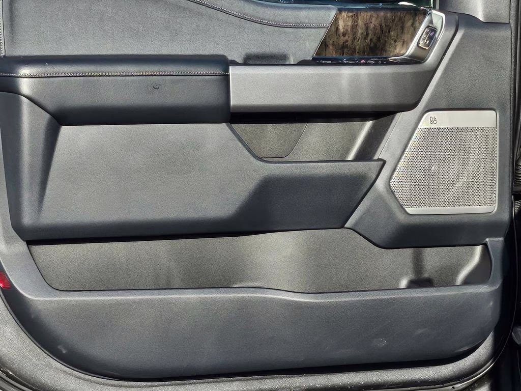 2025 Carbonized Gray Metallic Ford Super Duty F-350 SRW Lariat 4X4 Truck