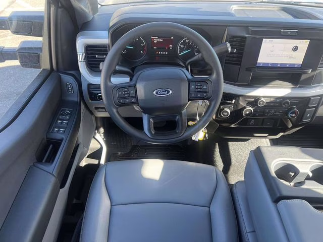 2026 Oxford White Ford Super Duty F-250 SRW XL 4X4 Truck