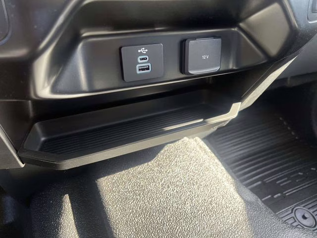 2026 Oxford White Ford Super Duty F-250 SRW XL 4X4 Truck