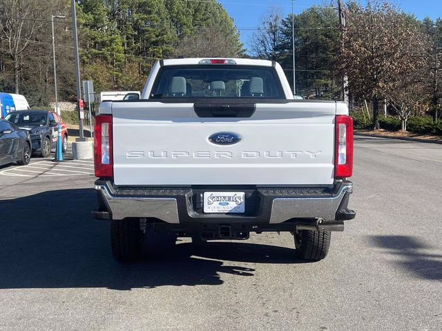 2026 Oxford White Ford Super Duty F-250 SRW XL 4X4 Truck