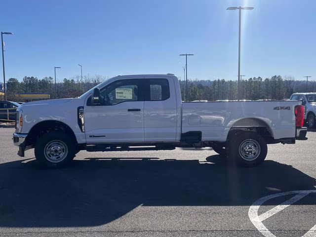 2026 Oxford White Ford Super Duty F-250 SRW XL 4X4 Truck