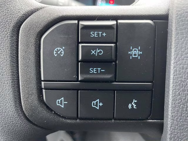 2026 Oxford White Ford Super Duty F-550 DRW XL RWD Chassis