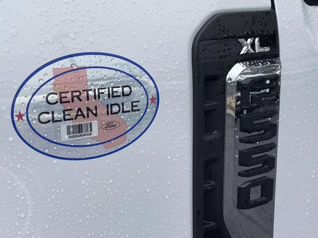 2026 Oxford White Ford Super Duty F-550 DRW XL RWD Chassis