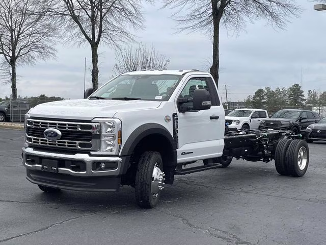 2026 Oxford White Ford Super Duty F-550 DRW XL RWD Chassis