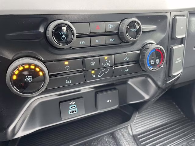 2026 Oxford White Ford Super Duty F-550 DRW XL RWD Chassis