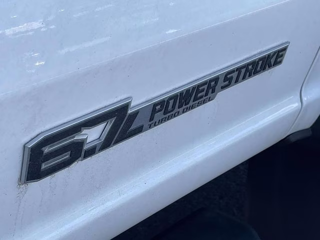 2026 Oxford White Ford Super Duty F-550 DRW XL 4X4 Chassis