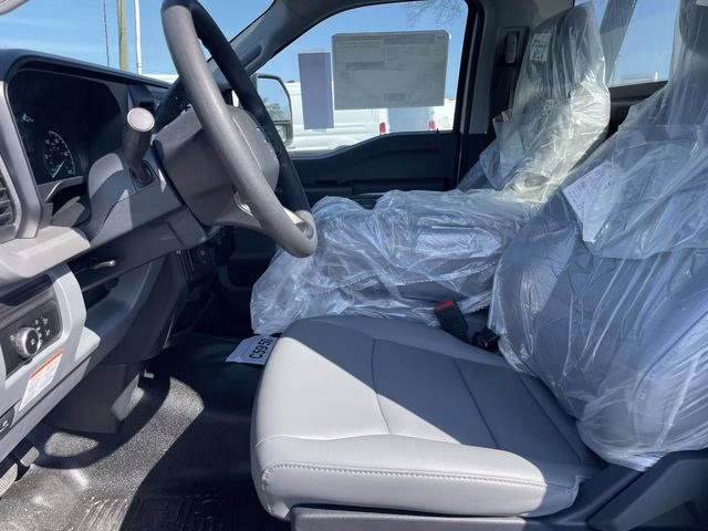 2026 Oxford White Ford Super Duty F-550 DRW XL 4X4 Chassis