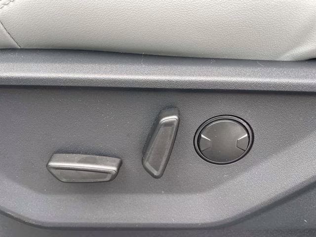 2026 White Metallic Ford Expedition Max Platinum 4X4 SUV