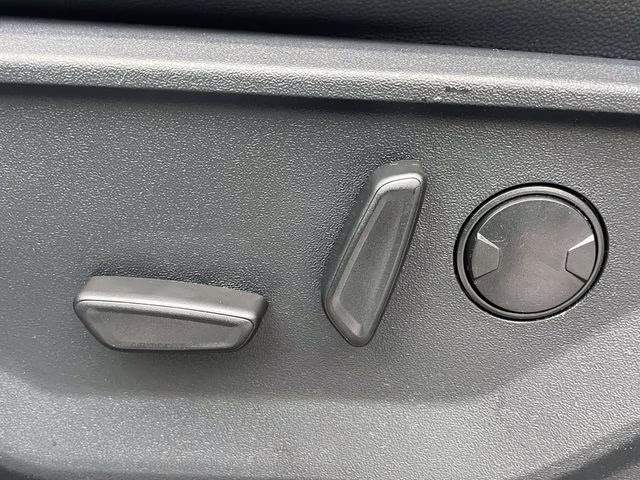 2026 Gray Metallic Ford Super Duty F-250 SRW Lariat 4X4 Truck