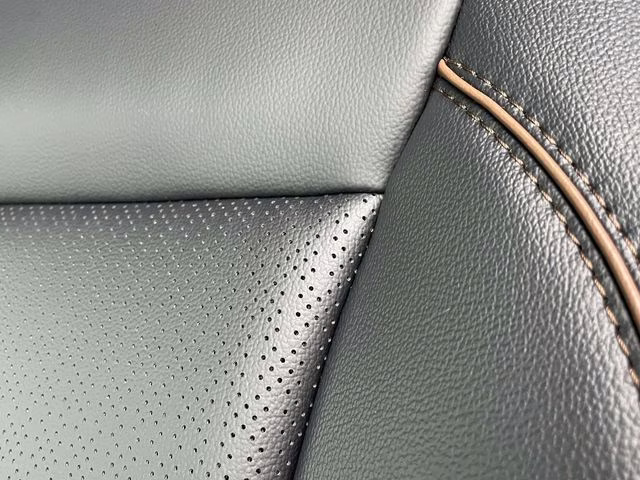 2026 Gray Metallic Ford Super Duty F-250 SRW Lariat 4X4 Truck