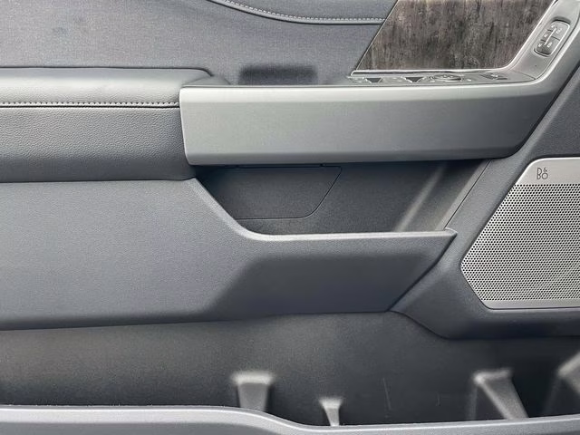 2026 Gray Metallic Ford Super Duty F-250 SRW Lariat 4X4 Truck