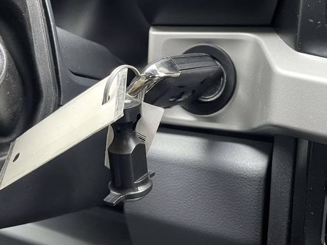 2026 Oxford White Ford Super Duty F-350 SRW XL 4X4 Truck