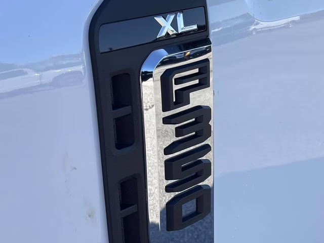 2026 Oxford White Ford Super Duty F-350 SRW XL 4X4 Truck