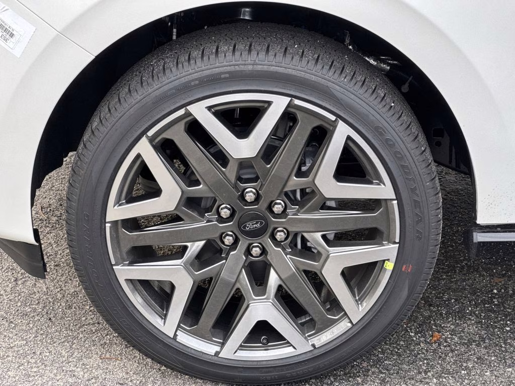 2026 White Metallic Ford Expedition Platinum 4X4 SUV