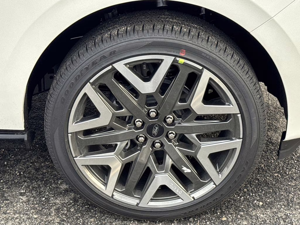 2026 White Metallic Ford Expedition Platinum 4X4 SUV