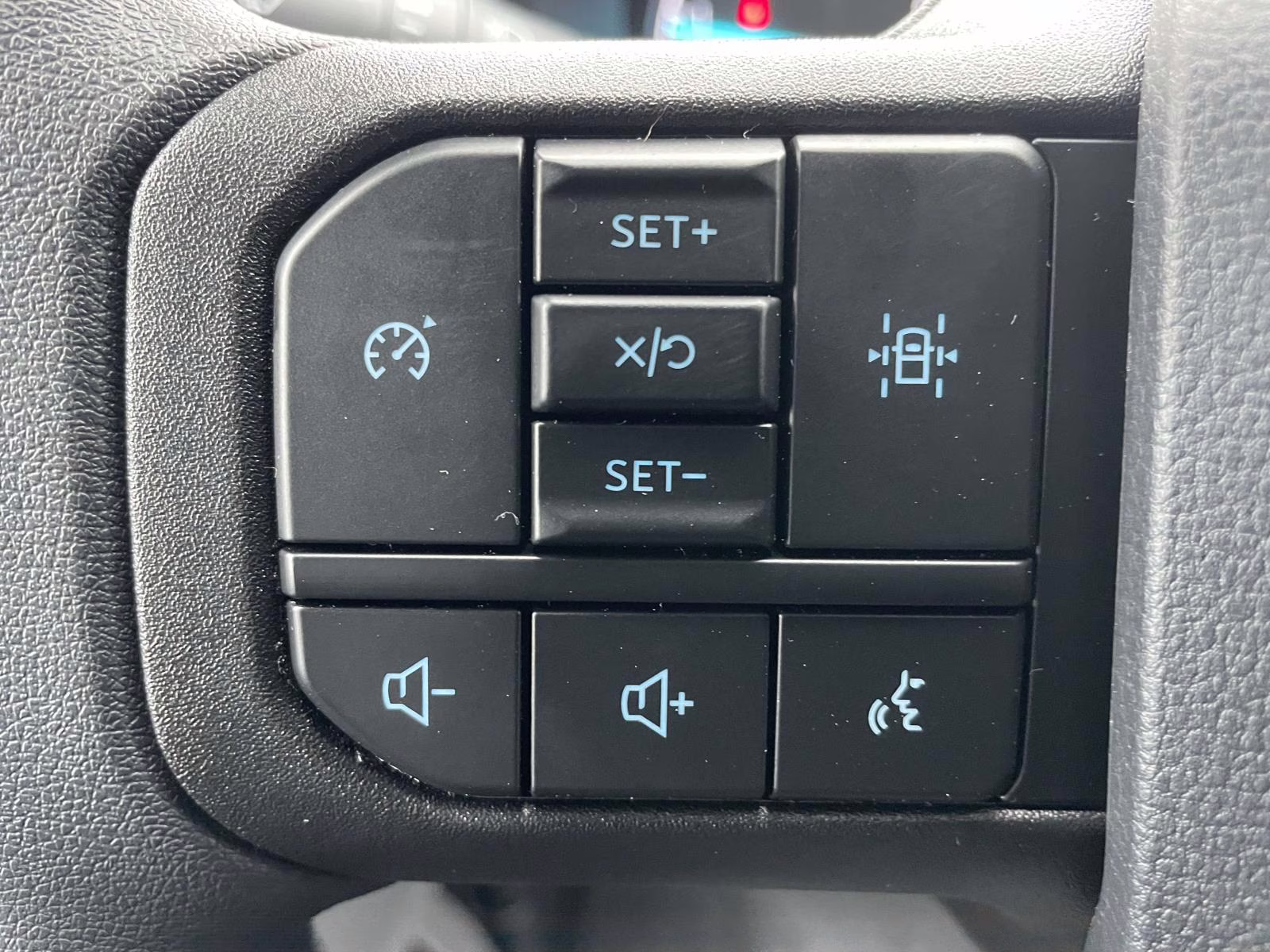 2026 Oxford White Ford Super Duty F-550 DRW XL RWD Chassis