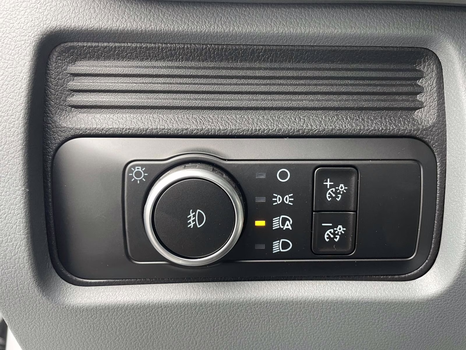 2026 Oxford White Ford Super Duty F-550 DRW XL RWD Chassis