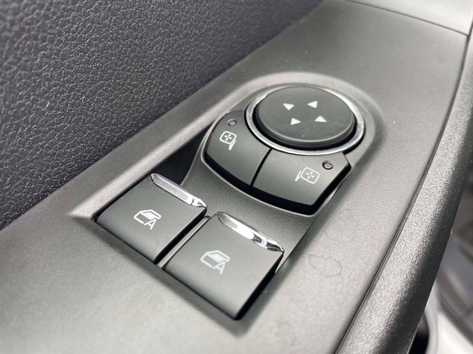 2026 Oxford White Ford Super Duty F-550 DRW XL RWD Chassis