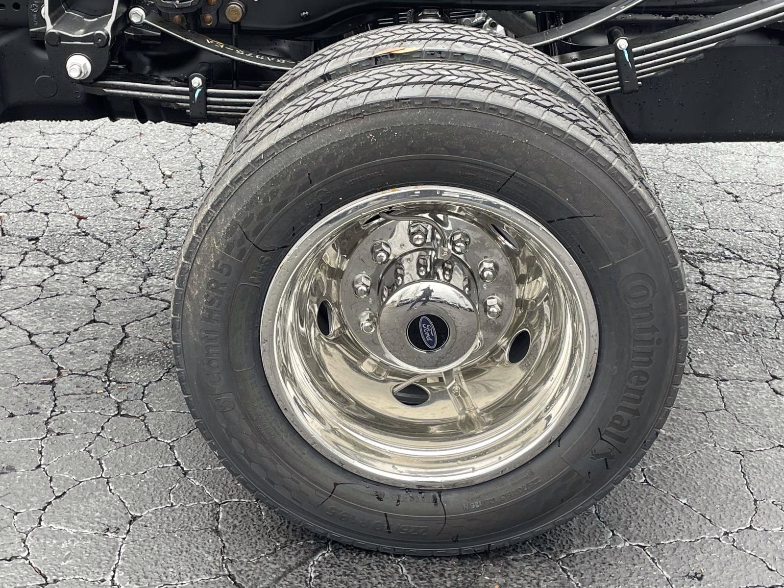 2026 Oxford White Ford Super Duty F-550 DRW XL RWD Chassis