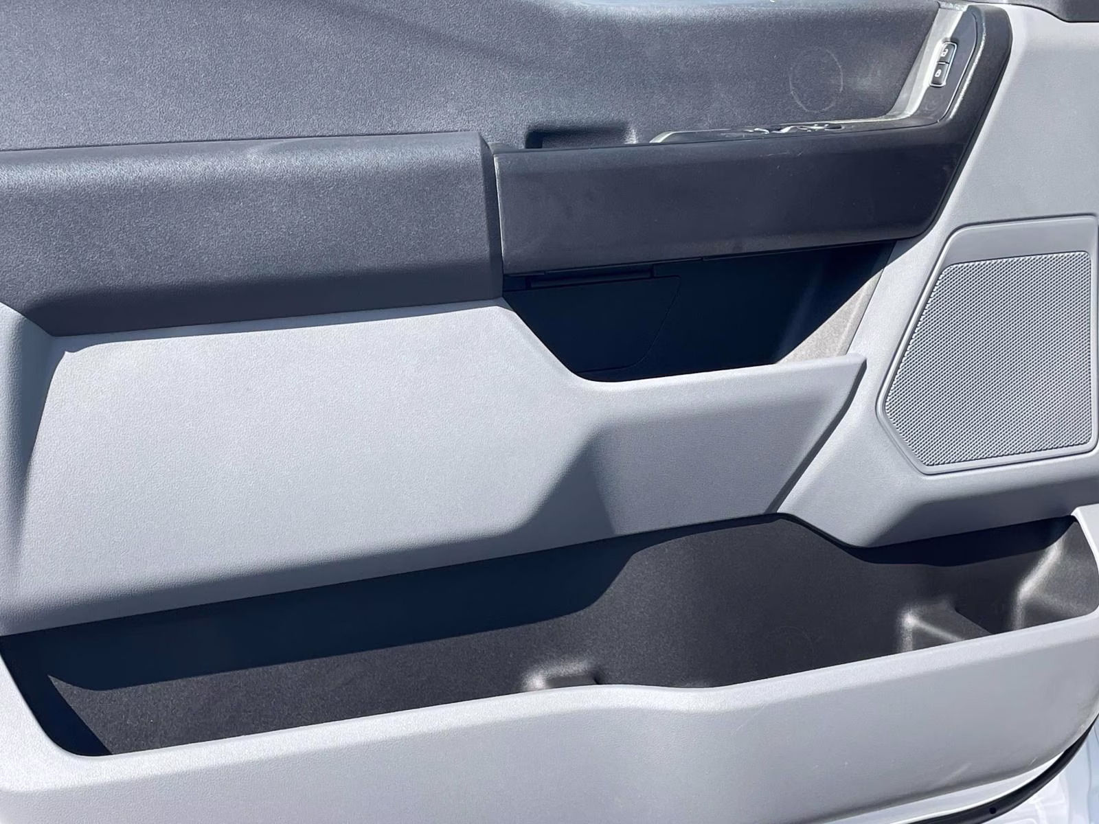 2026 Oxford White Ford Super Duty F-550 DRW XL 4X4 Chassis