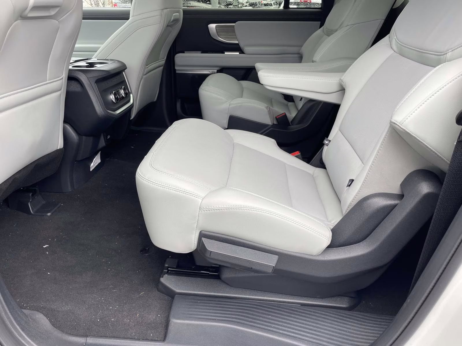 2026 White Metallic Ford Expedition Max Platinum 4X4 SUV