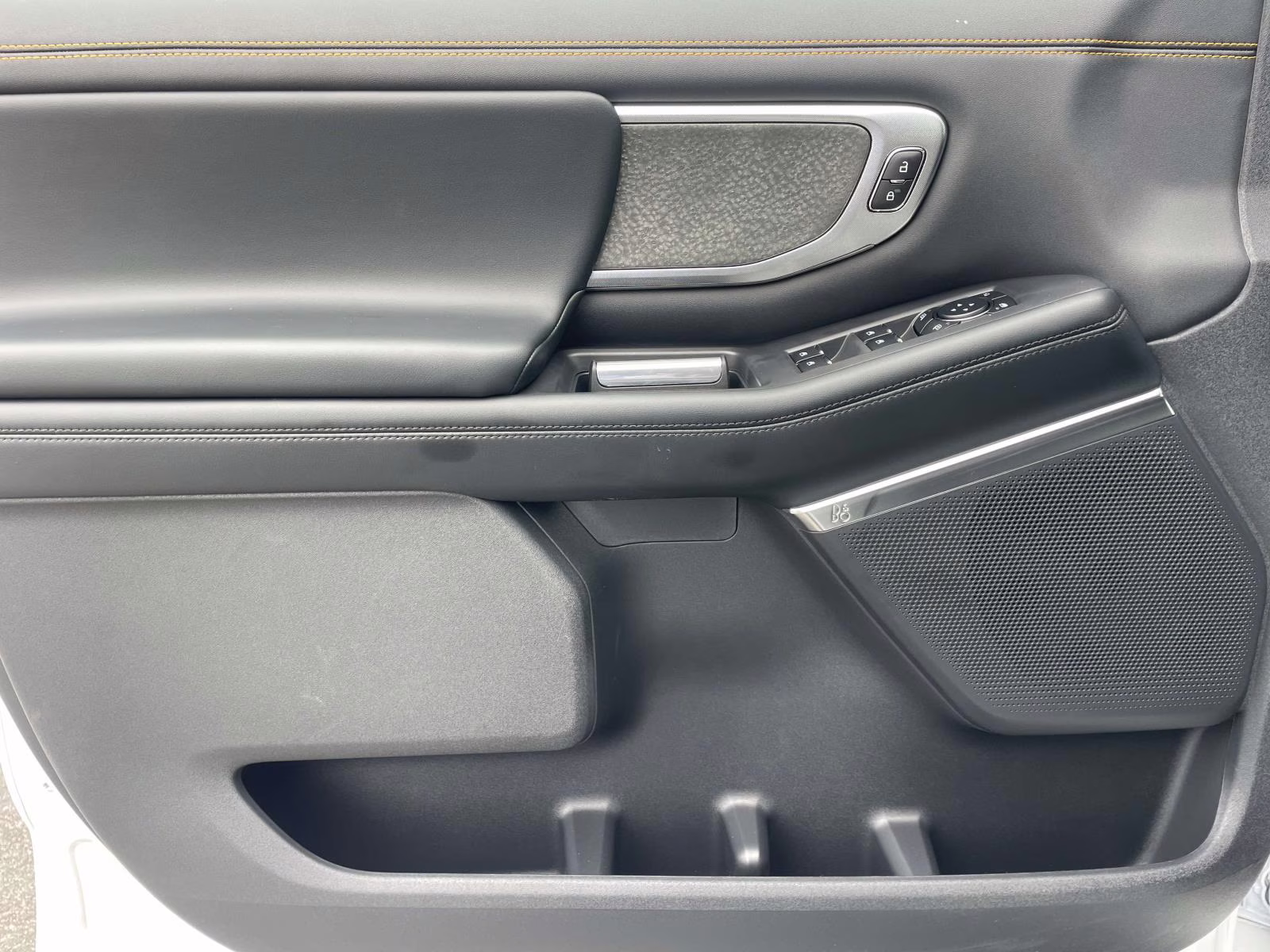 2025 Oxford White Ford Expedition Tremor 4X4 SUV