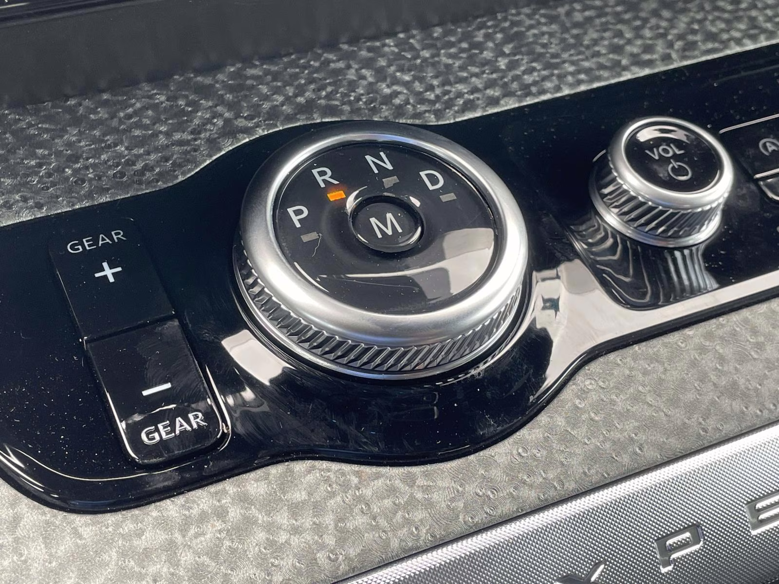 2025 Oxford White Ford Expedition Tremor 4X4 SUV