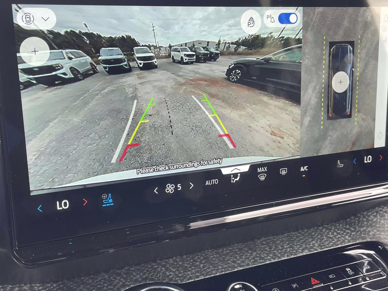 2025 Oxford White Ford Expedition Tremor 4X4 SUV