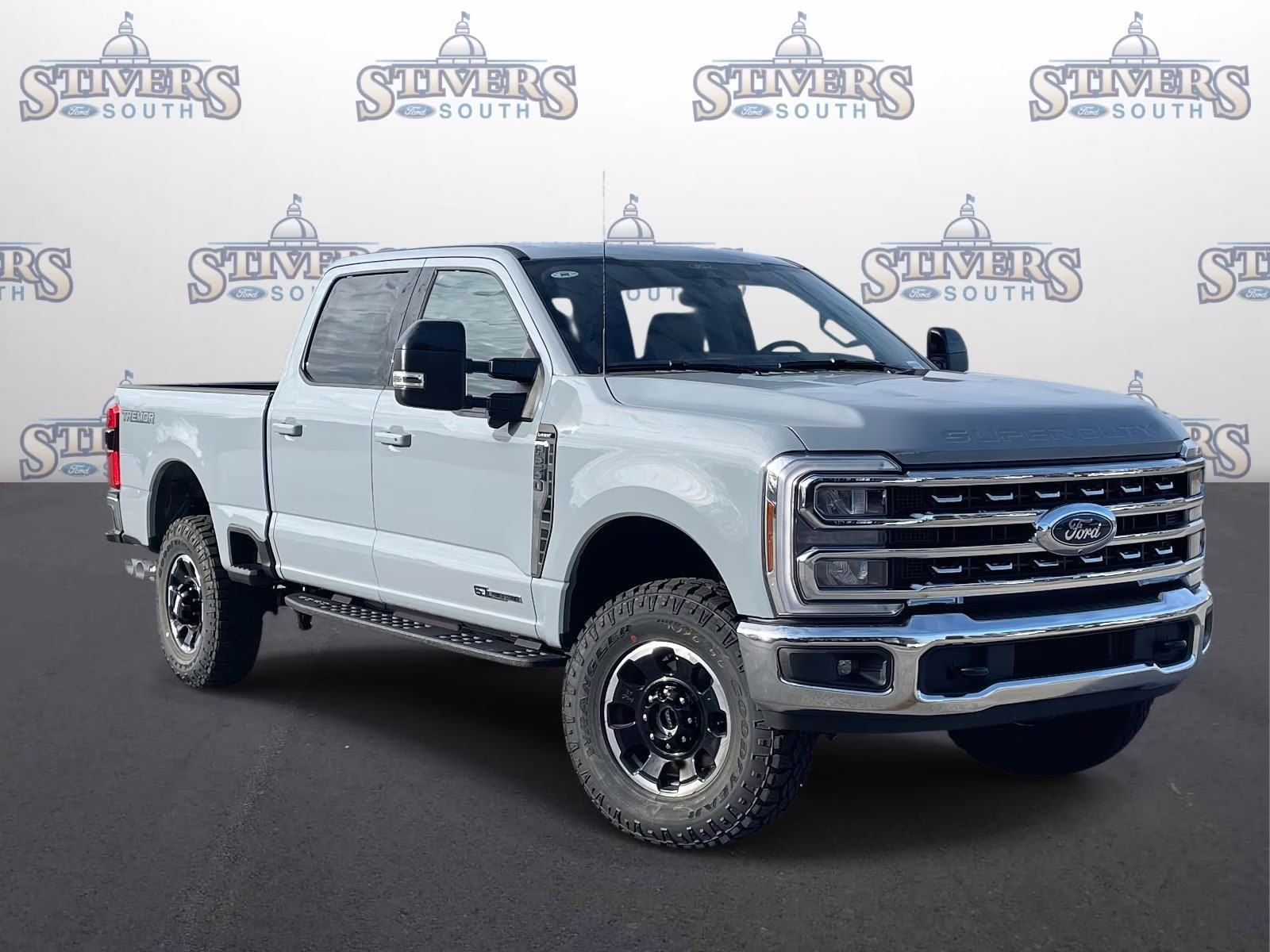 2026 Gray Metallic Ford Super Duty F-250 SRW Lariat 4X4 Truck