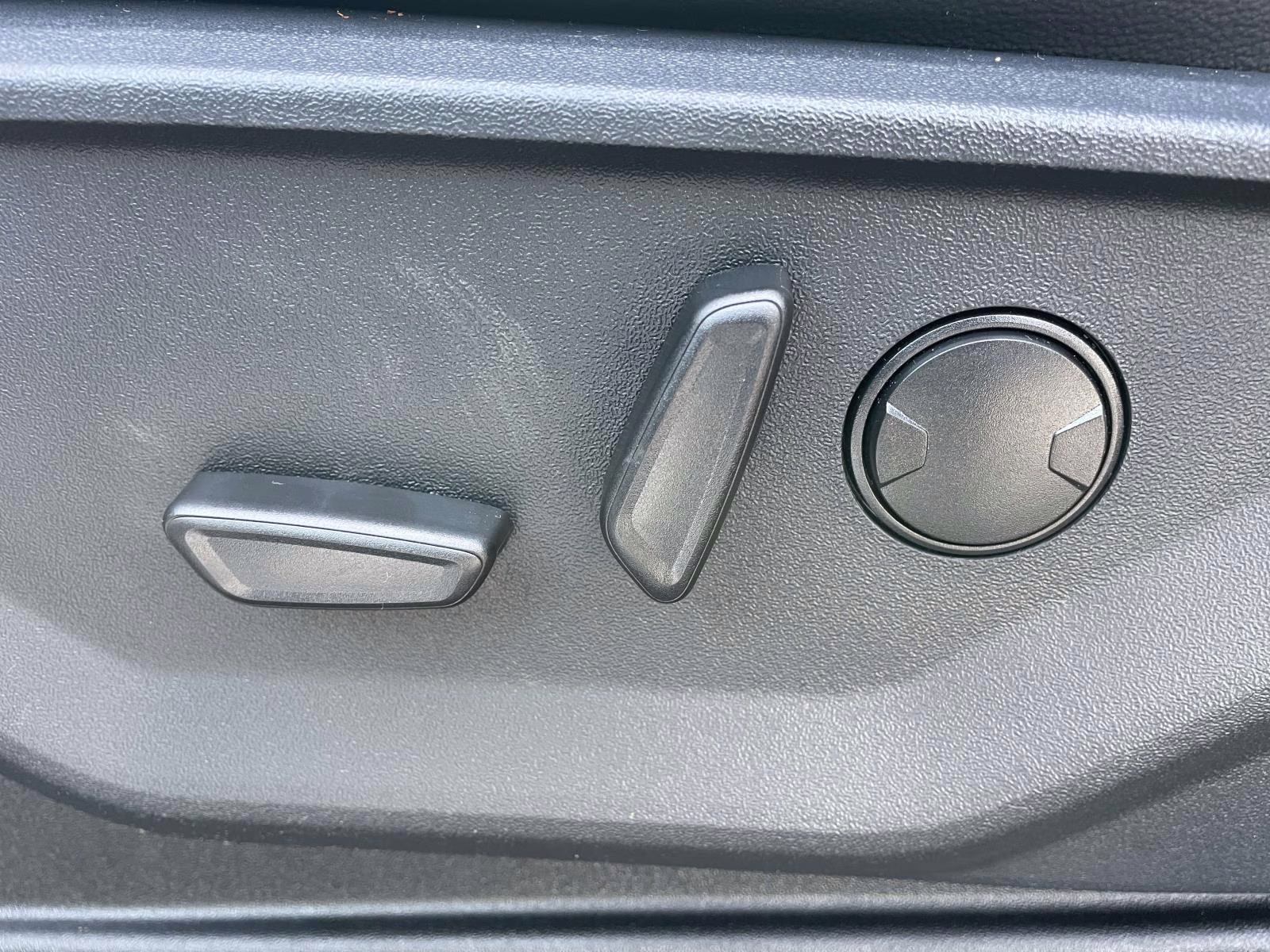 2026 Gray Metallic Ford Super Duty F-250 SRW Lariat 4X4 Truck