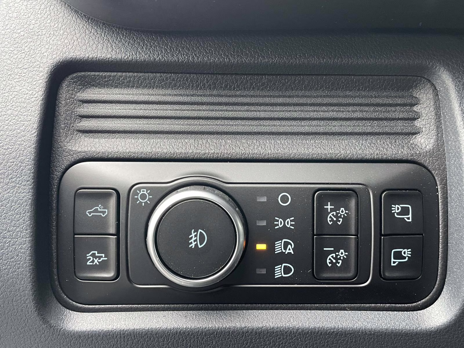 2026 Gray Metallic Ford Super Duty F-250 SRW Lariat 4X4 Truck