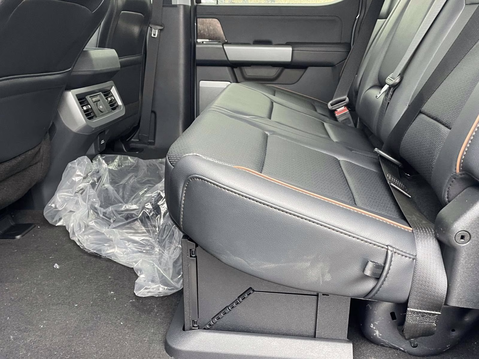 2026 Gray Metallic Ford Super Duty F-250 SRW Lariat 4X4 Truck