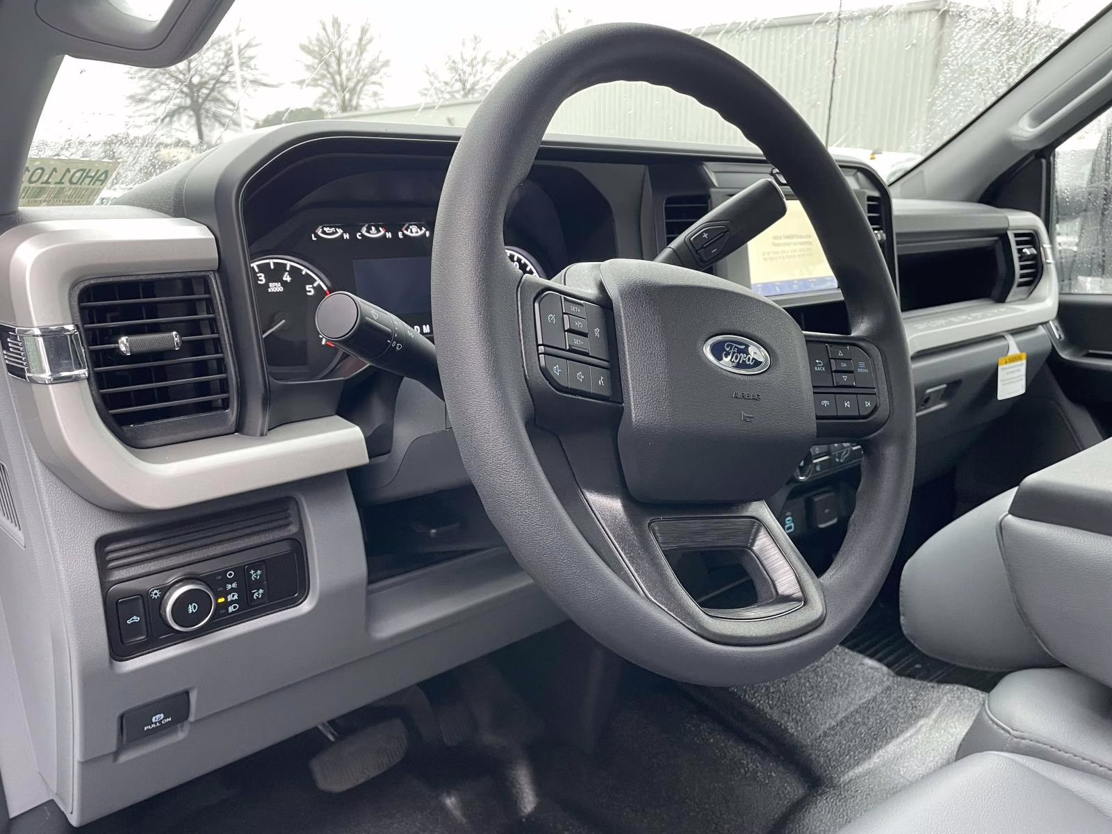 2026 Oxford White Ford Super Duty F-350 SRW XL 4X4 Truck